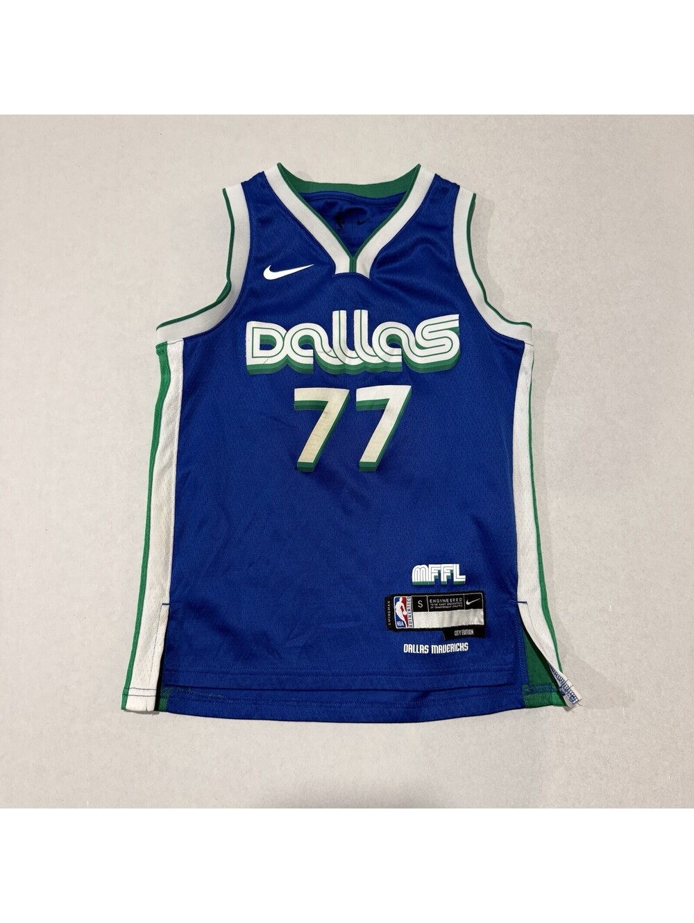 Nike Luka Doncic Dallas Mavericks City Edition Jersey Size Small Boys